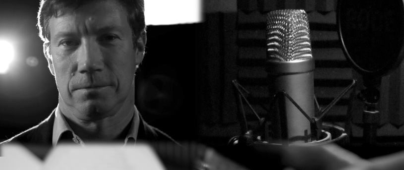 Simon de Deney in studio